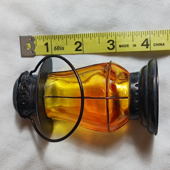 Miniature Oil Lantern Night Light Cover Wall Decor Victorian Amber Glow - Picture 5 of 6